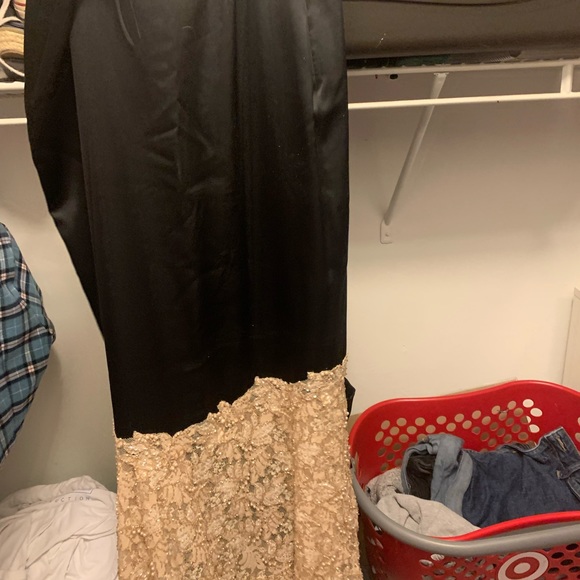 Black a- line skirt with beading at the bottom - Picture 2 of 3